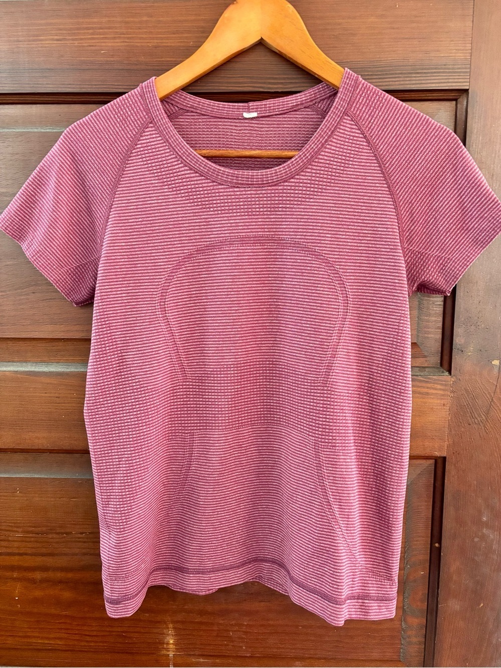 Lululemon Wonen’s Swiftly Tech Short Sleeve Top in Heathered Dashing Purple - Picture 5 of 10